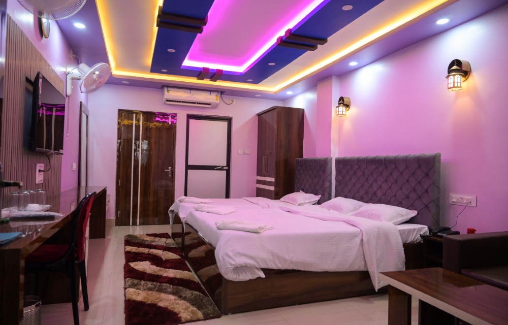 Hotel Hangout